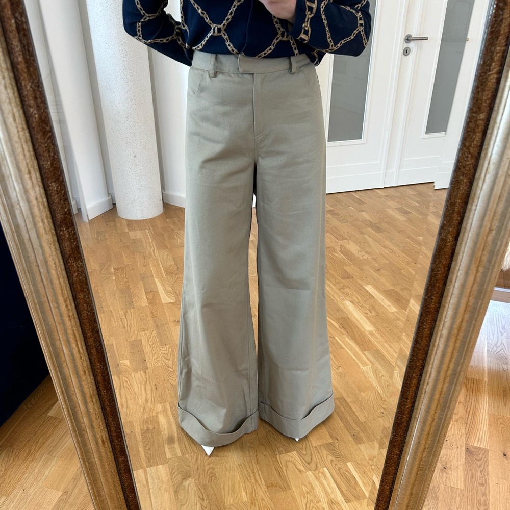Rosie Assoulin B.Boy Khakis